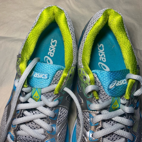 Woman’s ASICS GT-2000 4 Running Shoes - Picture 8 of 11